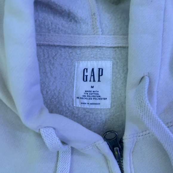 cream gap zip up size medium - Picture 2 of 3